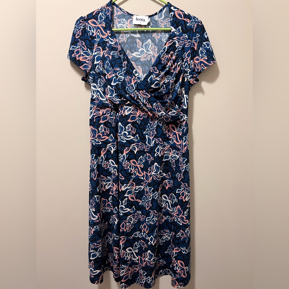 Leota size Large dress
